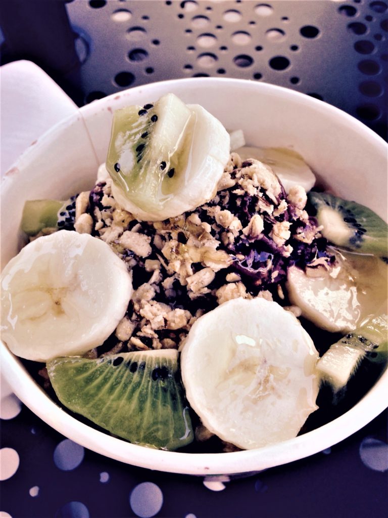 Acai bowls in Los Angeles, Roads and Destinations, roadsanddestinations.com