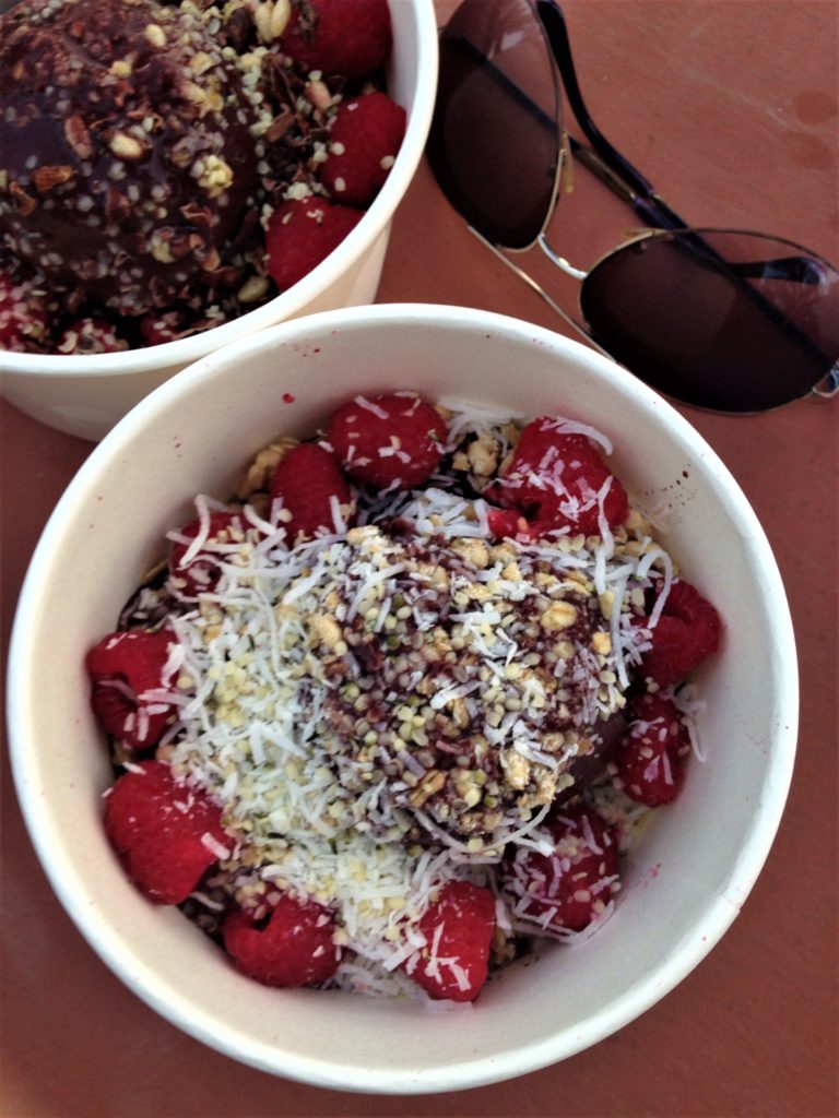 Acai bowls in Los Angeles, Roads and Destinations, roadsanddestinations.com