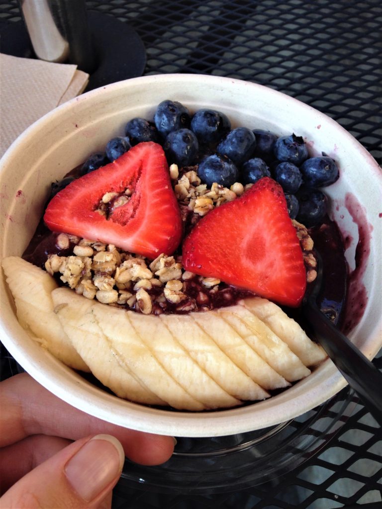 Acai bowls in Los Angeles, Roads and Destinations, roadsanddestinations.com