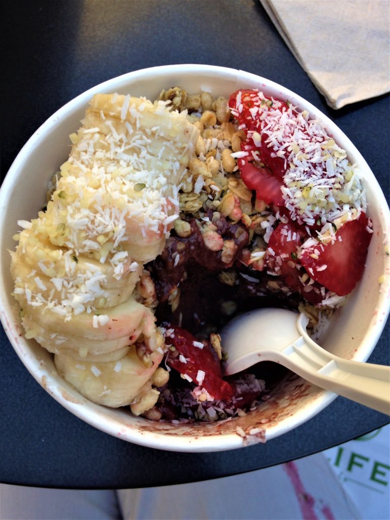 Acai bowls in Los Angeles, Roads and Destinations, roadsanddestinations.com