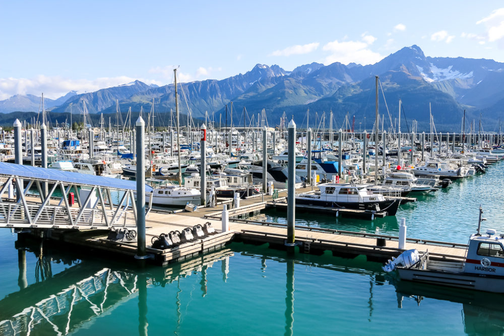 Seward Boat Harbor, the best time to travel to Alaska - Roads and Destinations