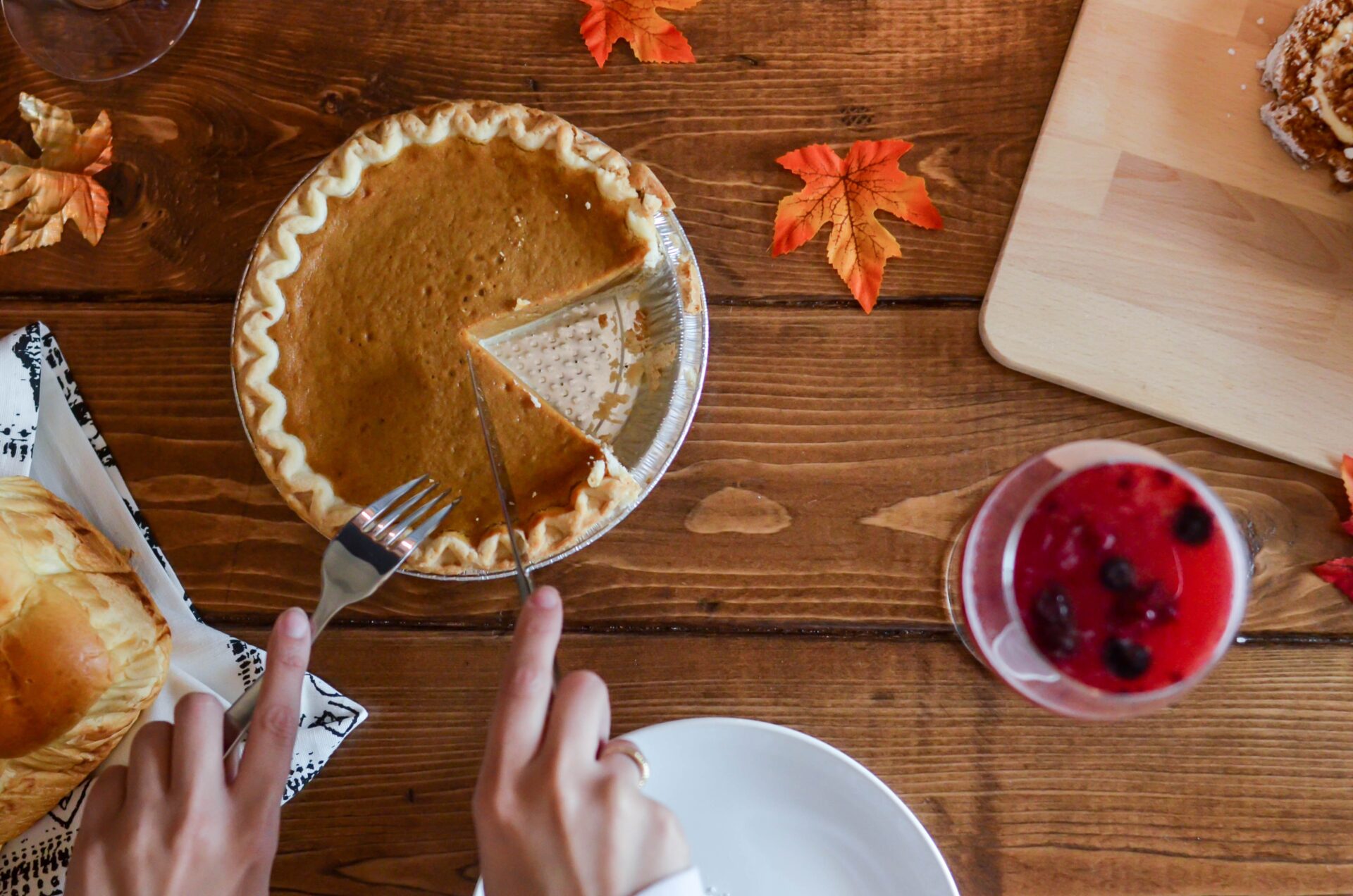 Thanksgiving dessert - pumpkin pie - Roads and Destinations