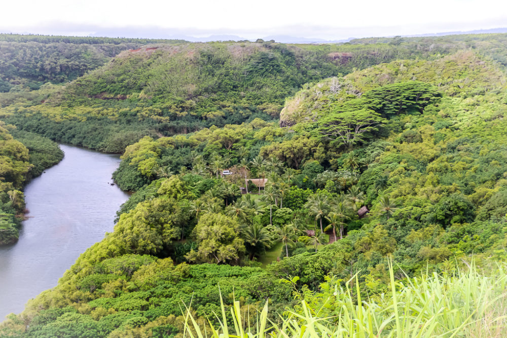 Kamokila Hawaiian Village - Roads and Destinations