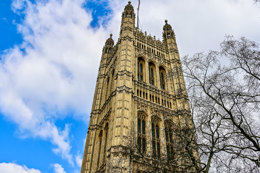 Palace of Westminster, Freezing London -Roads and Destinations, roadsanddestinations.com