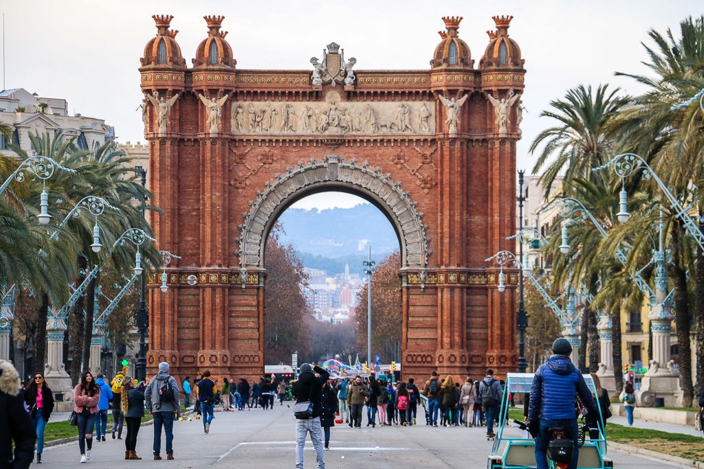 Barcelona - Roads and Destinations