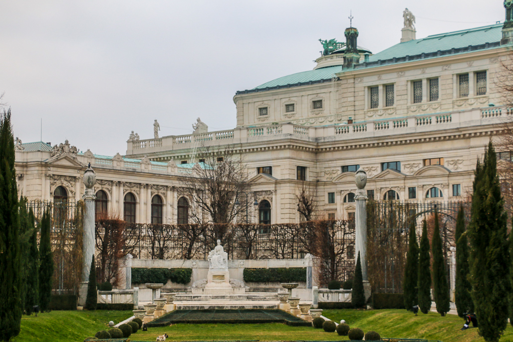 More than Destination, Maria-Theresien-Platz