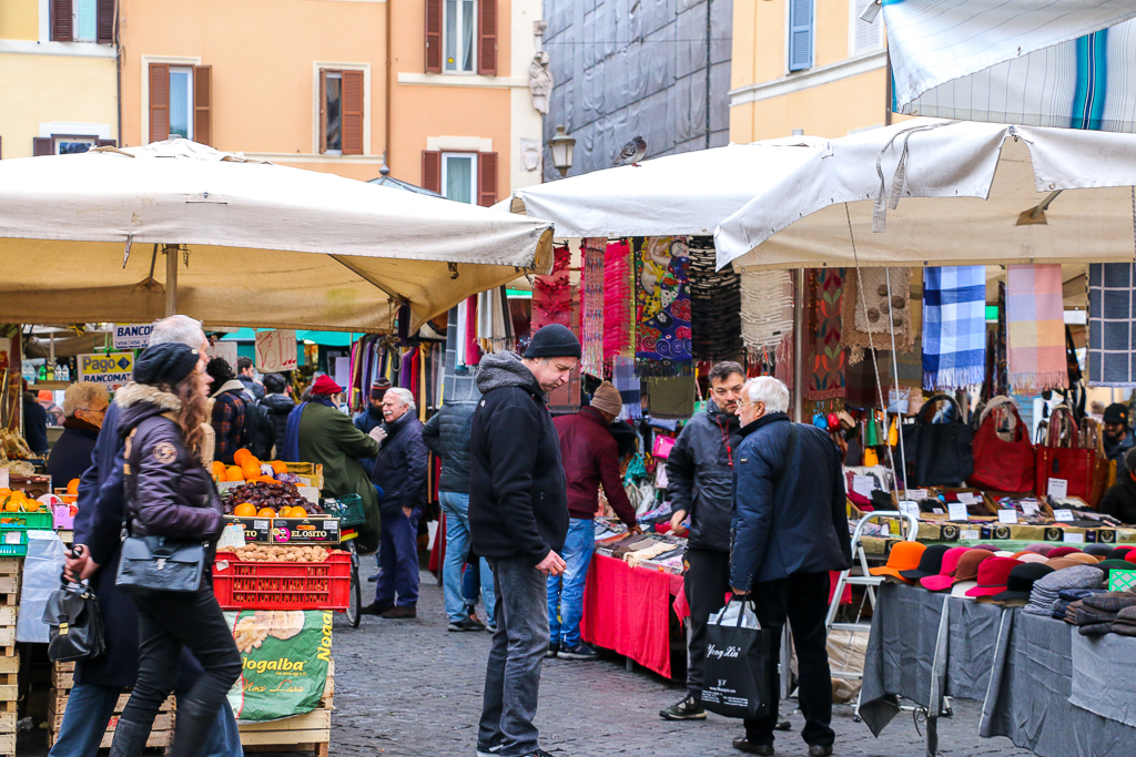 Campo de’ Fiori, Things not to miss in Rome - Roads and Destinations