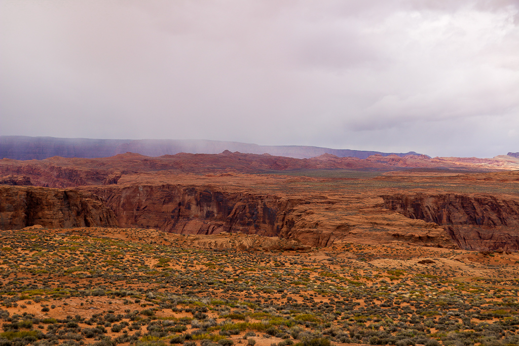 Hiking to Horseshoe Bend – Arizona’s Natural Wonder, roadsanddestinations.com