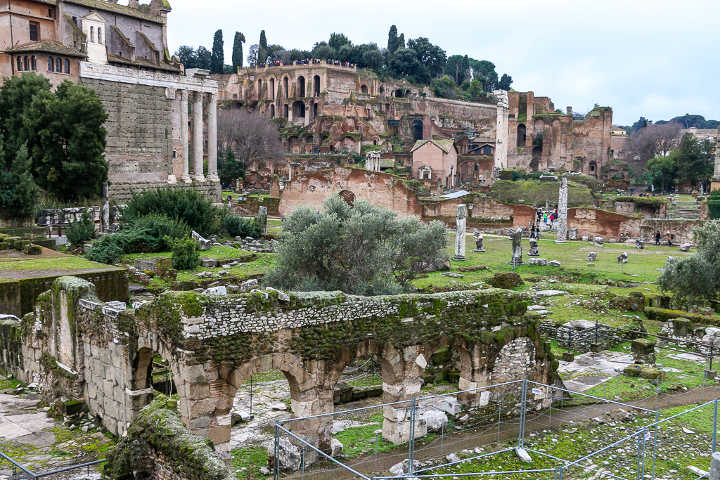 Historical Sites in Rome - Roads and Destinations