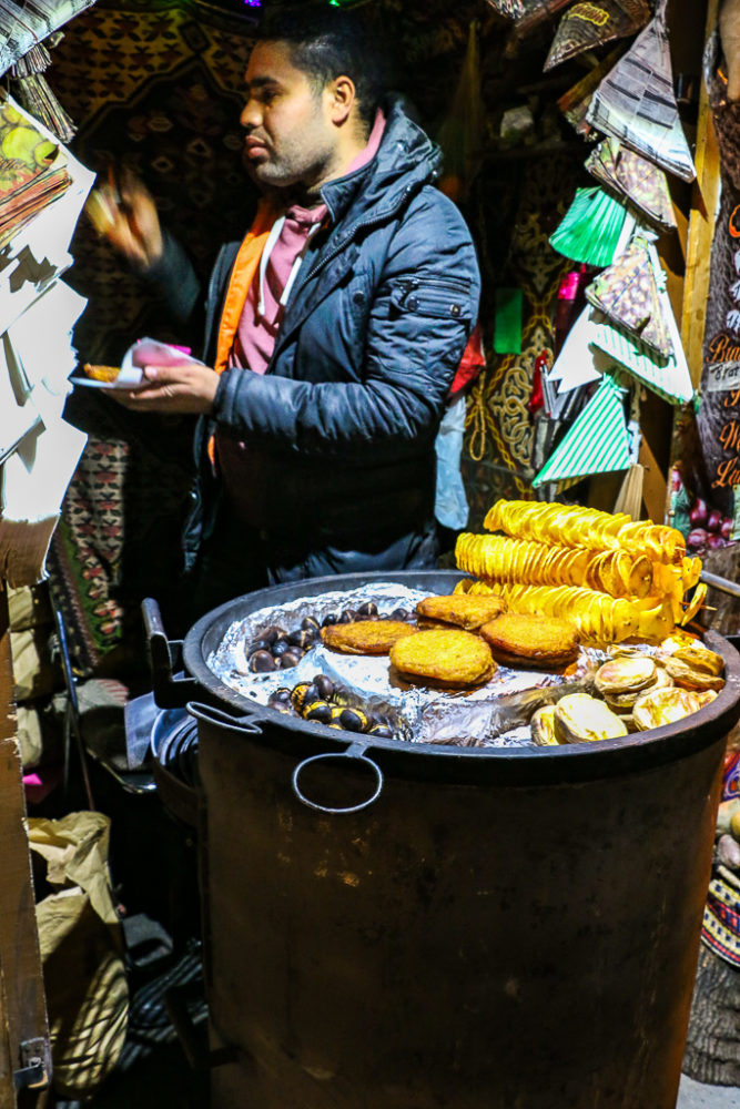 Take photos as a solo introvert traveler, Street Food Stands in Vienna, roadsanddestinations.com