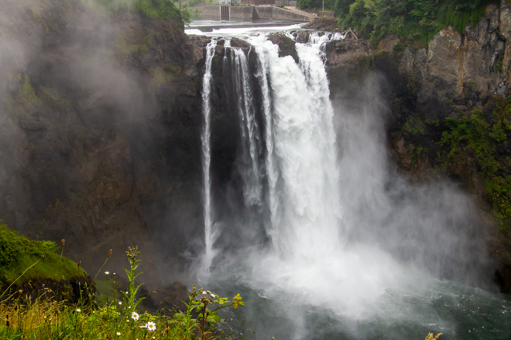 How to Visit Snoqualmie Falls, Washington roadsanddestinations.com