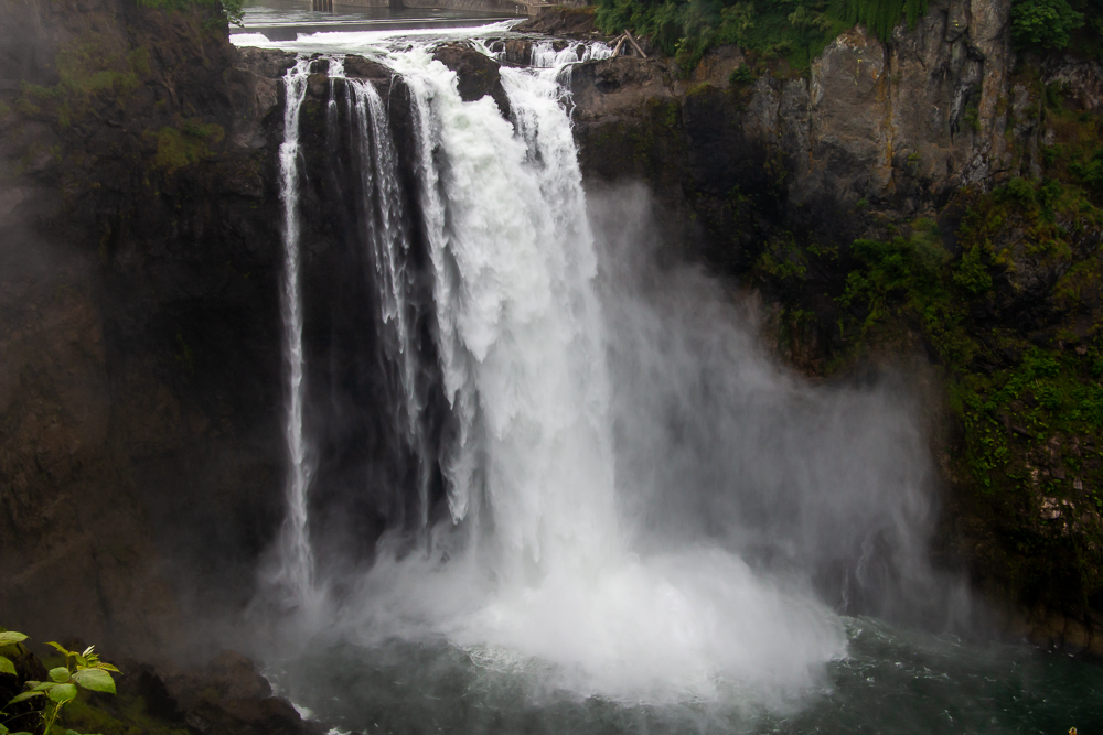 How to Visit Snoqualmie Falls, Washington, roadsanddestinations.com