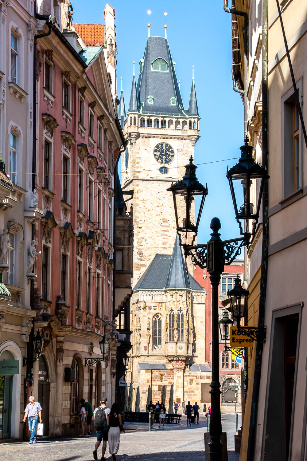 5-day budget trip across Europe | Roads and Destinations
