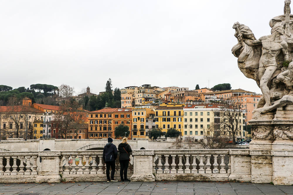Taking photos as a solo introvert traveler. Italy, roadsanddestinations.com