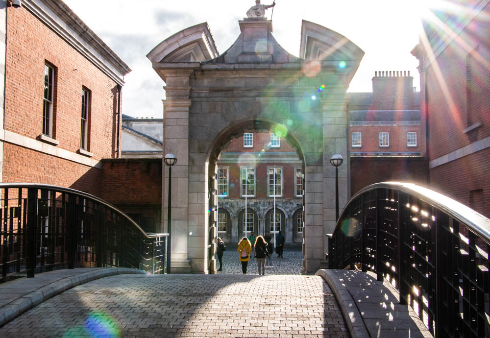 Dublin Travel Guide, Ireland Itinerary - Roads and Destinations