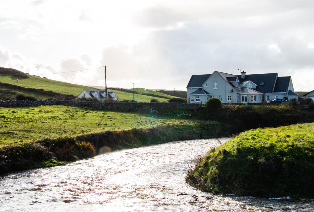 Visiting Doolin. Forty Shades of Green - Roads and Destinations