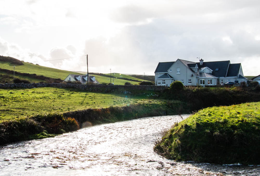 Ireland - Roads and Destinations