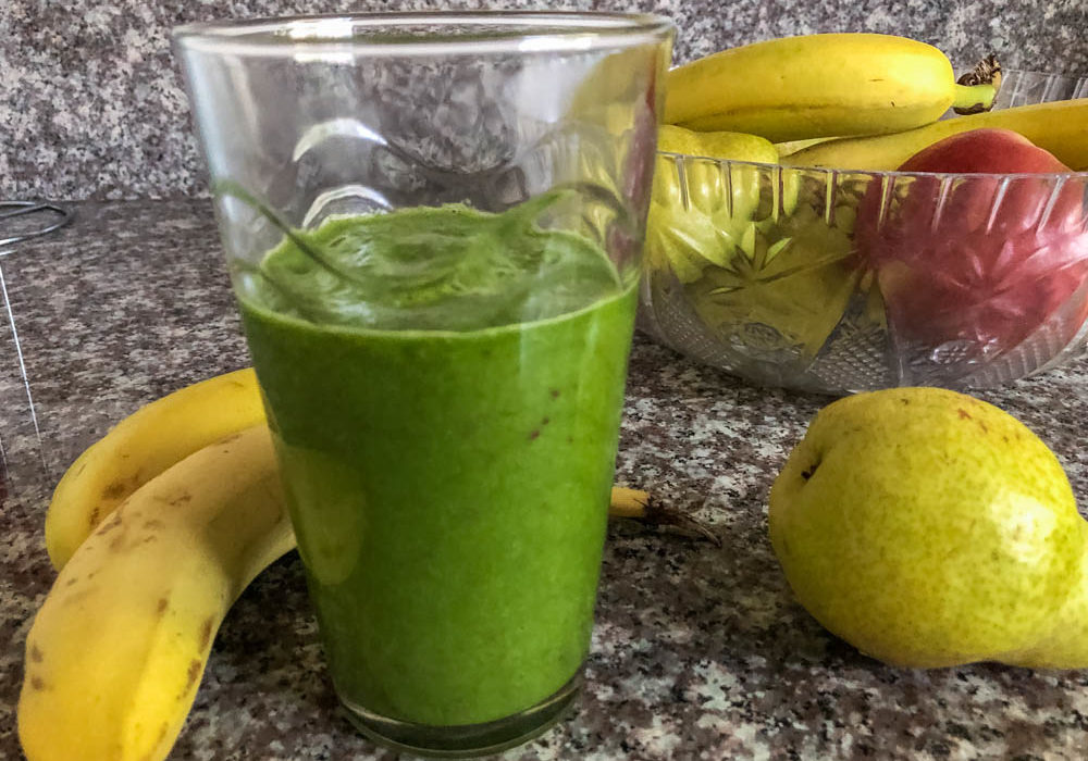 Green Smoothie | Roads and Destinations, roadsanddestinations.com