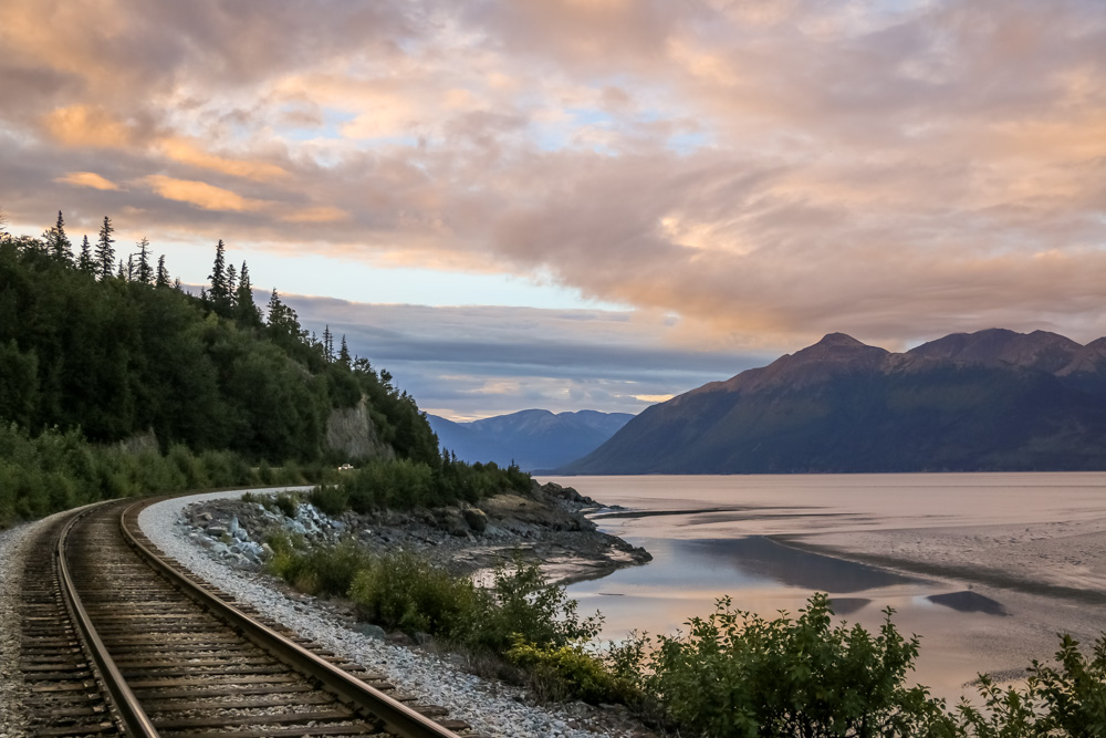 Reasons to visit Alaska | Roads and Destinations 