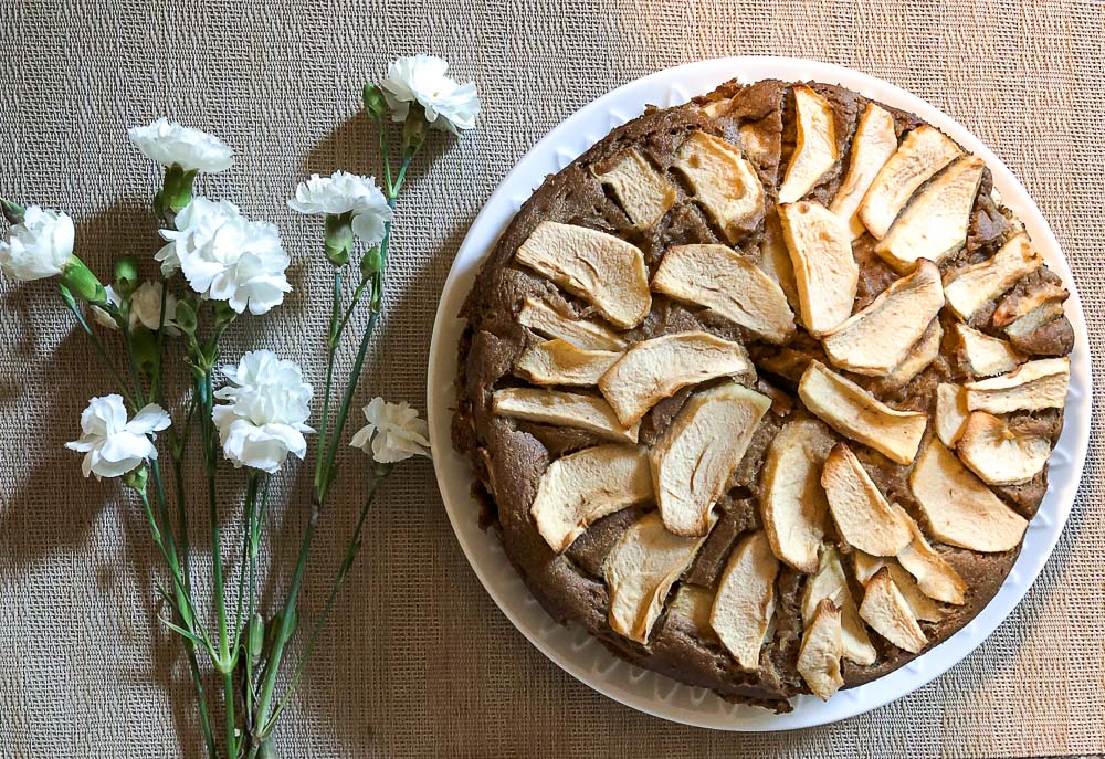 Russian Apple Cake - Roads and Destinations. roadsanddestinations.com