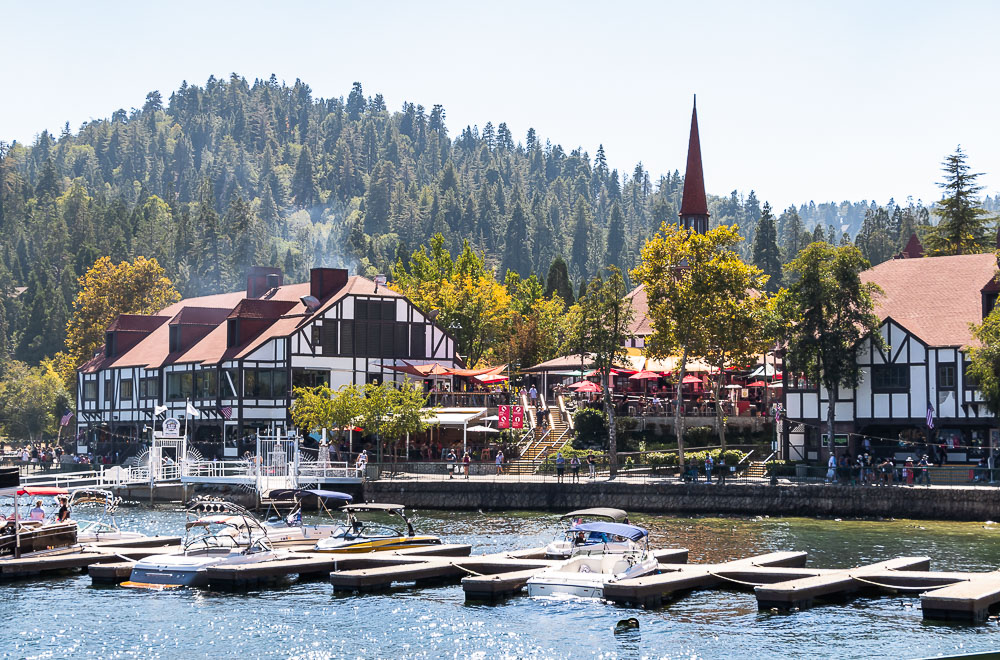 Visiting Lake Arrowhead - Roads and Destinations _ roadsanddestinations.com