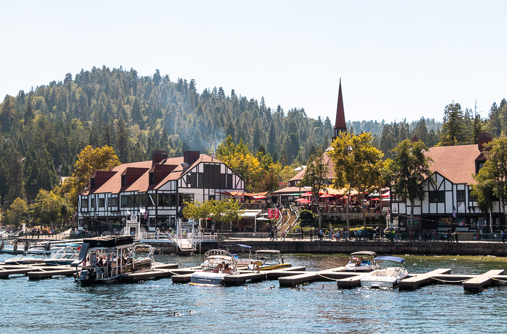 Visiting Lake Arrowhead - Roads and Destinations _ roadsanddestinations.com