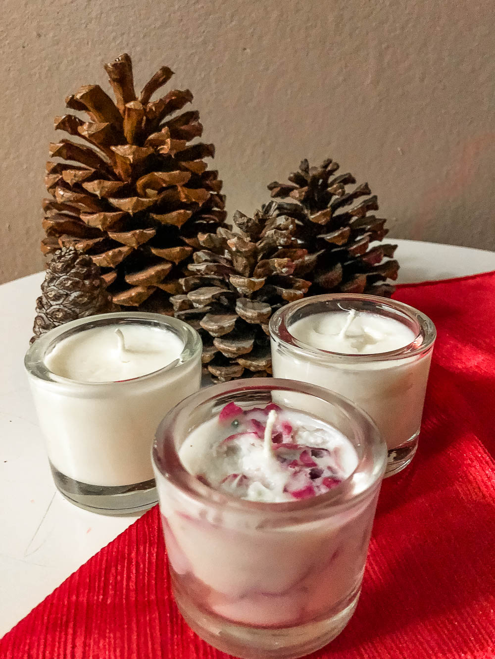 Homemade candles - Roads and Destinations - roadsanddestinations.com