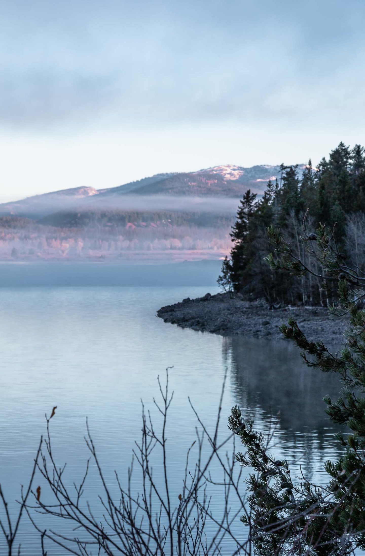 Jenny Lake - Roads and Destinations _ roadsanddestinations.com