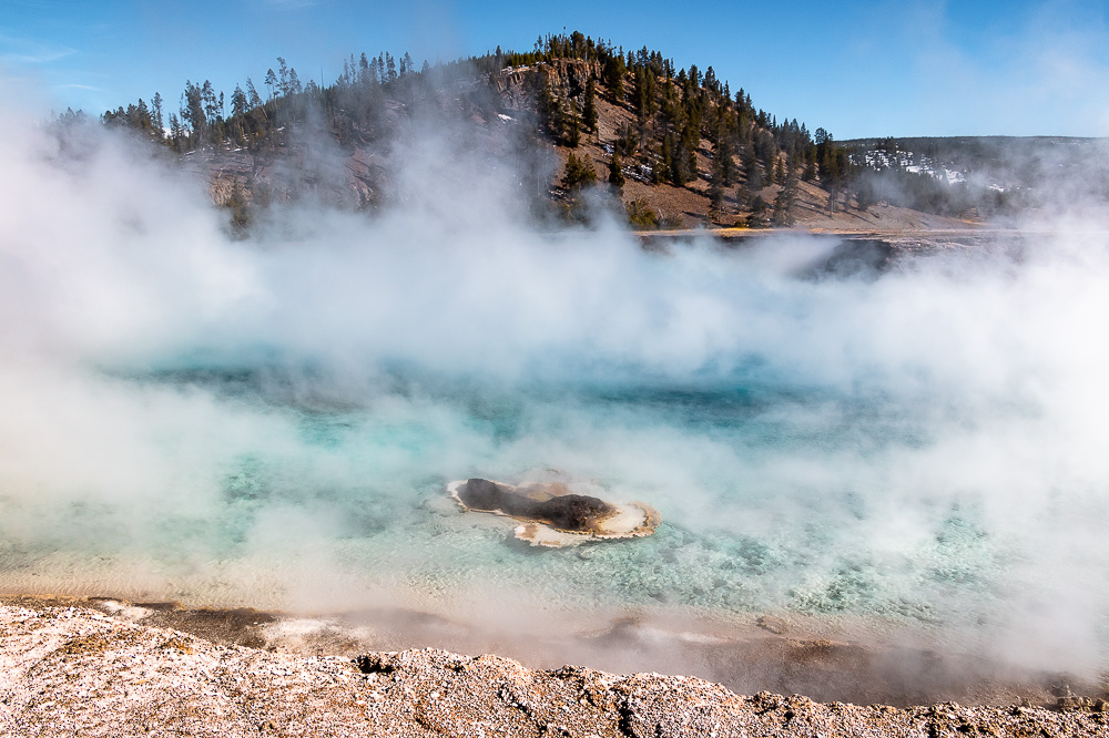 First visit to Yellowstone - Roads and Destinations. - roadsanddestinations.com