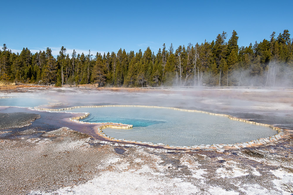 First visit to Yellowstone - Roads and Destinations. - roadsanddestinations.com