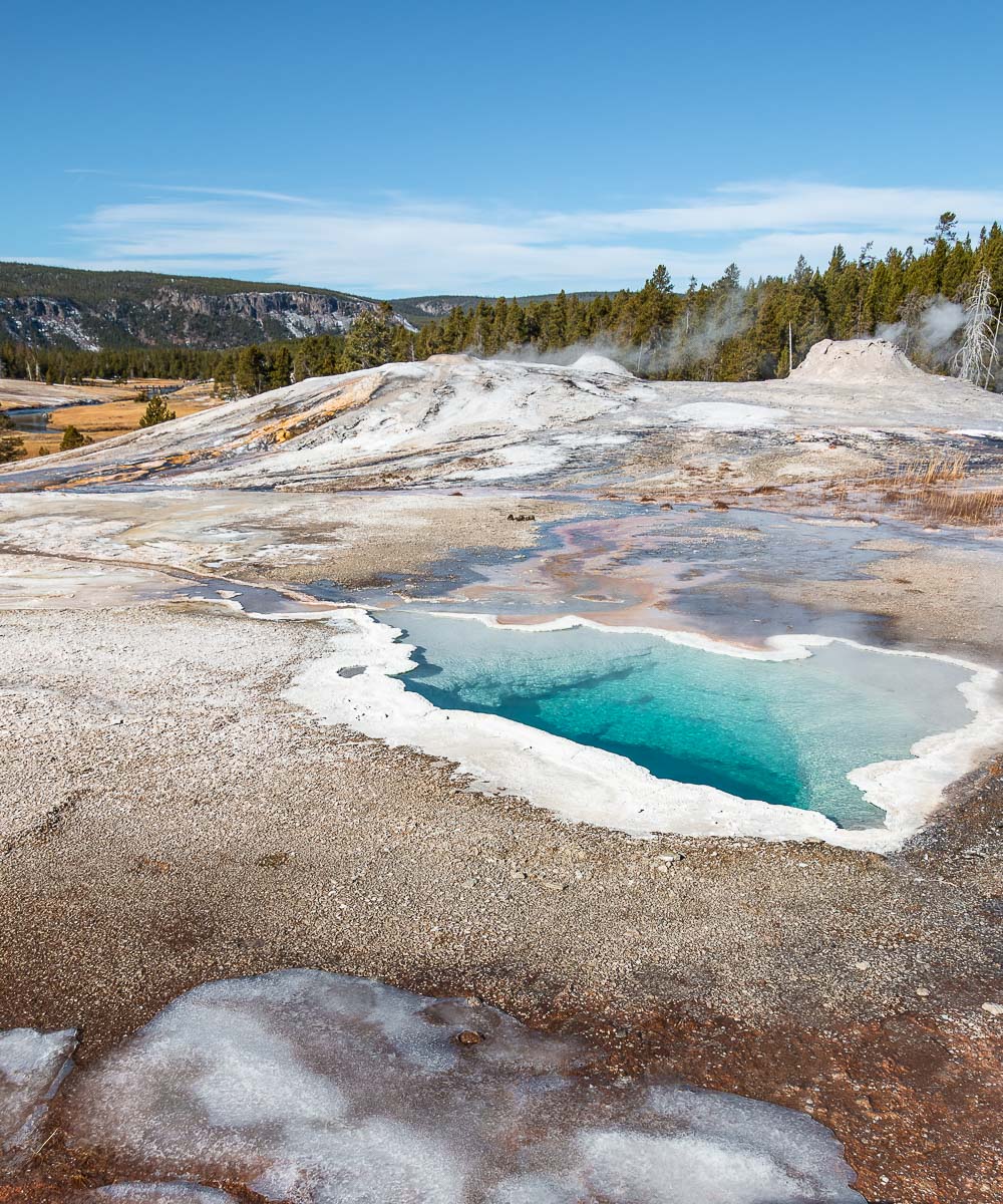 First visit to Yellowstone - Roads and Destinations. - roadsanddestinations.com