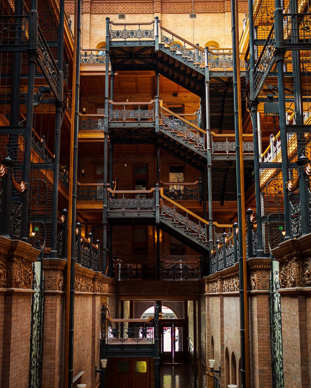 Historic Buildings in the American West - Roads and Destinations