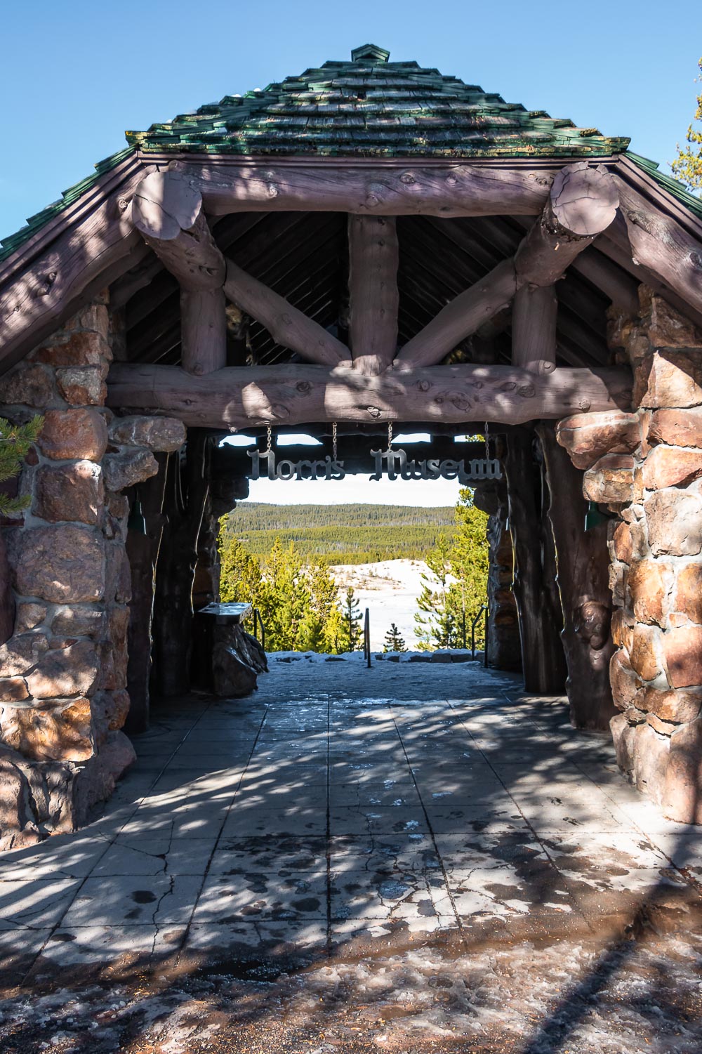 Historic Buildings in the American West - Roads and Destinations
