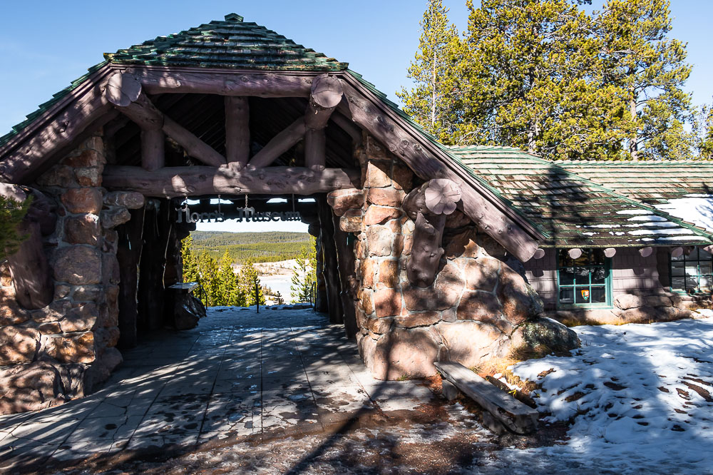 Historic Buildings in the American West - Roads and Destinations