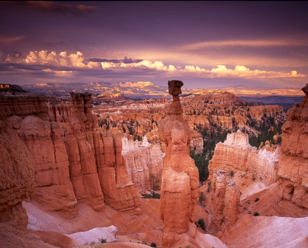 Historic Buildings in the American West -- Roads and Destinations, roadsanddestinations.com.