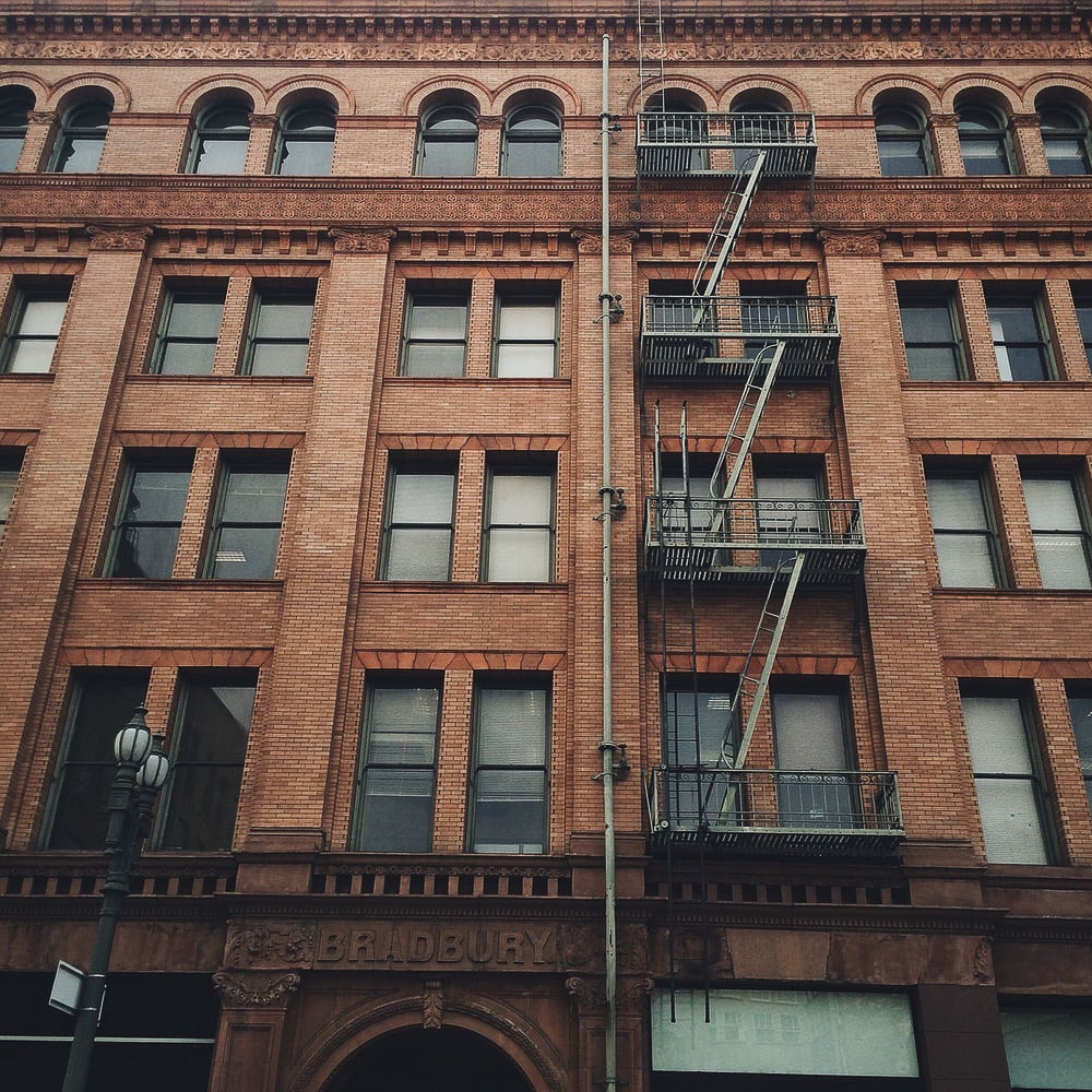 Historic Buildings in the American West - Roads and Destinations