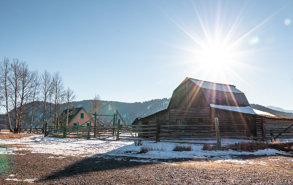 Historic Buildings in the American West - Roads and Destinations