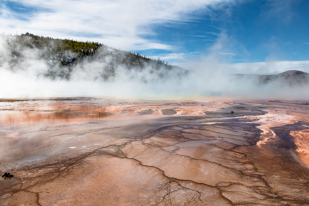 Visit Grand Prismatic Spring - Roads and Destinations _ roadsanddestinations.com