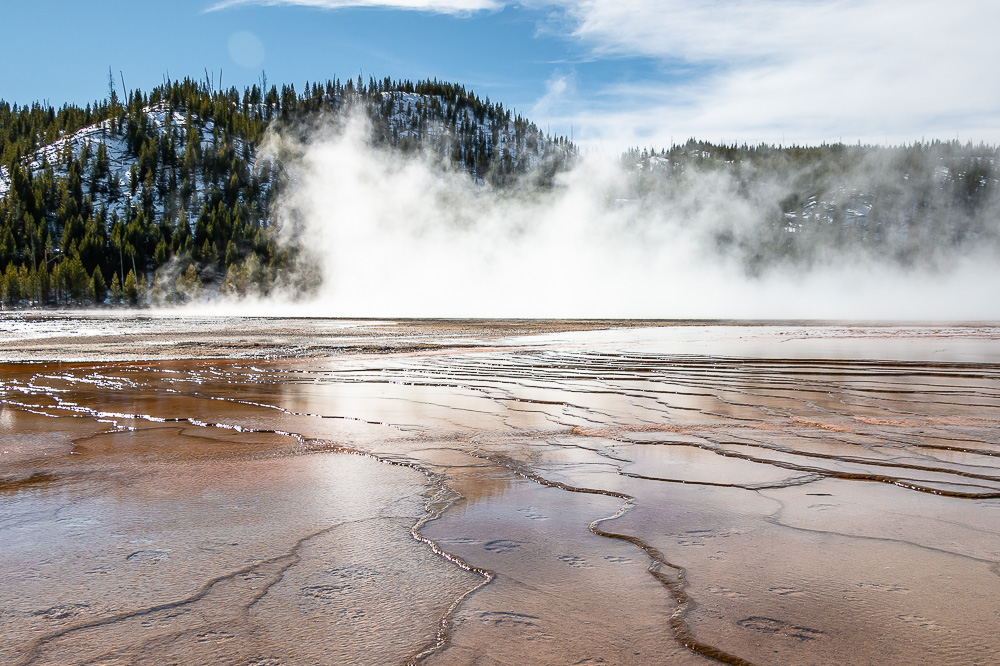 Midway Geyser Basin - Roads and Destinations, roadsanddestinations.com