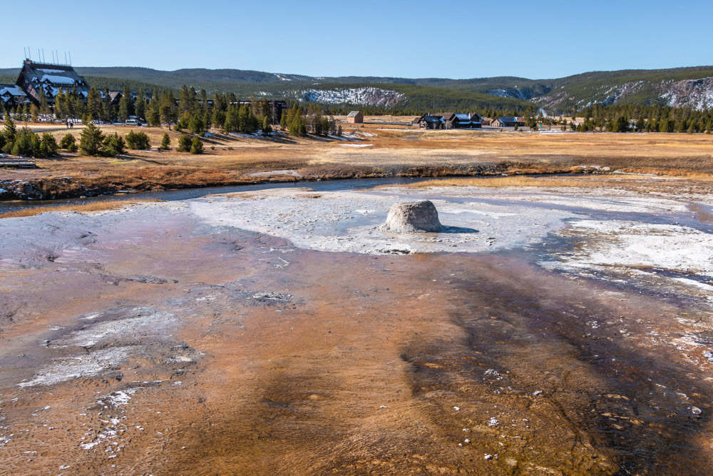 Yellowstone National Park - Roads and Destinations