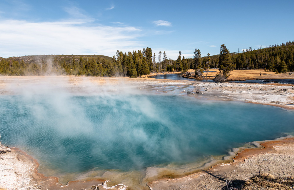 Yellowstone National Park - Roads and Destinations