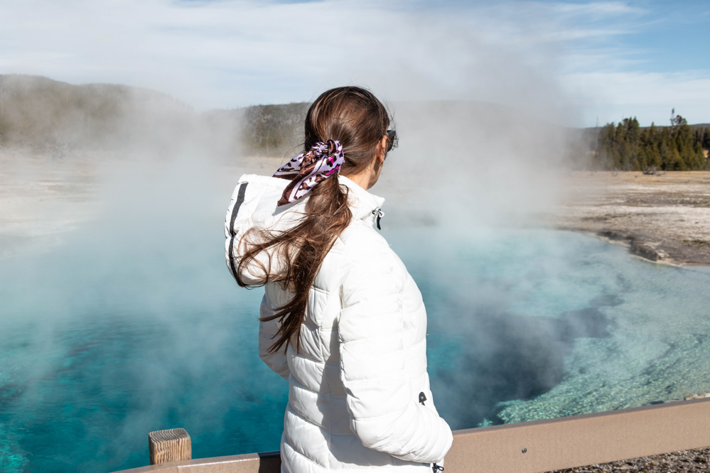 Visit Upper Geyser Basin - Roads and Destinations