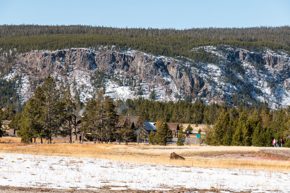 Visit Upper Geyser Basin - Roads and Destinations