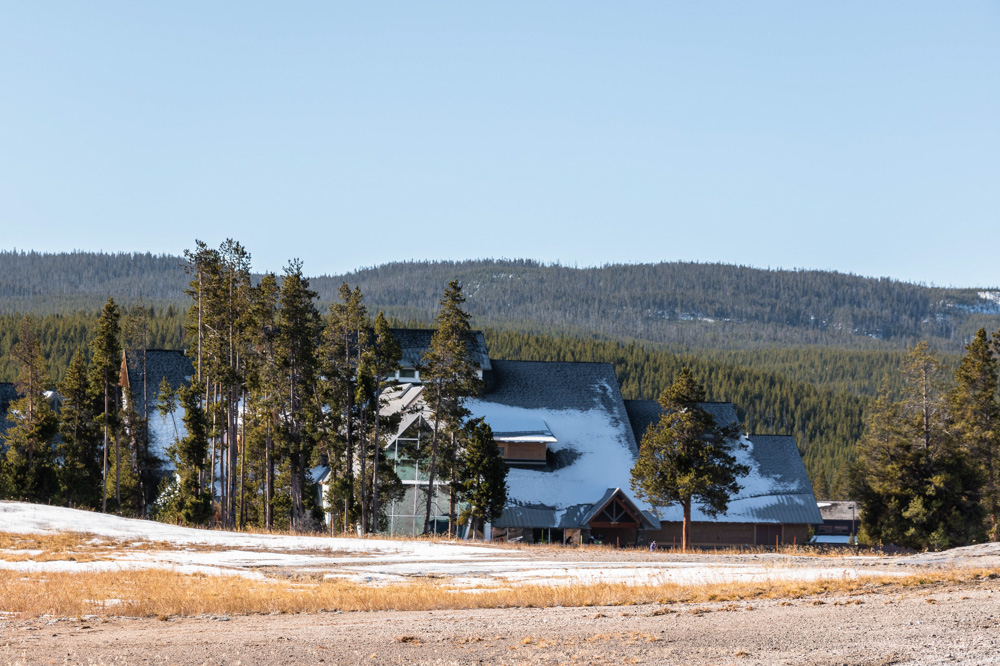 Visit Upper Geyser Basin - Roads and Destinations