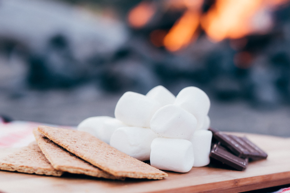 Vegan S’mores. America’s Favorite Campfire Snack - Roads and Destinations