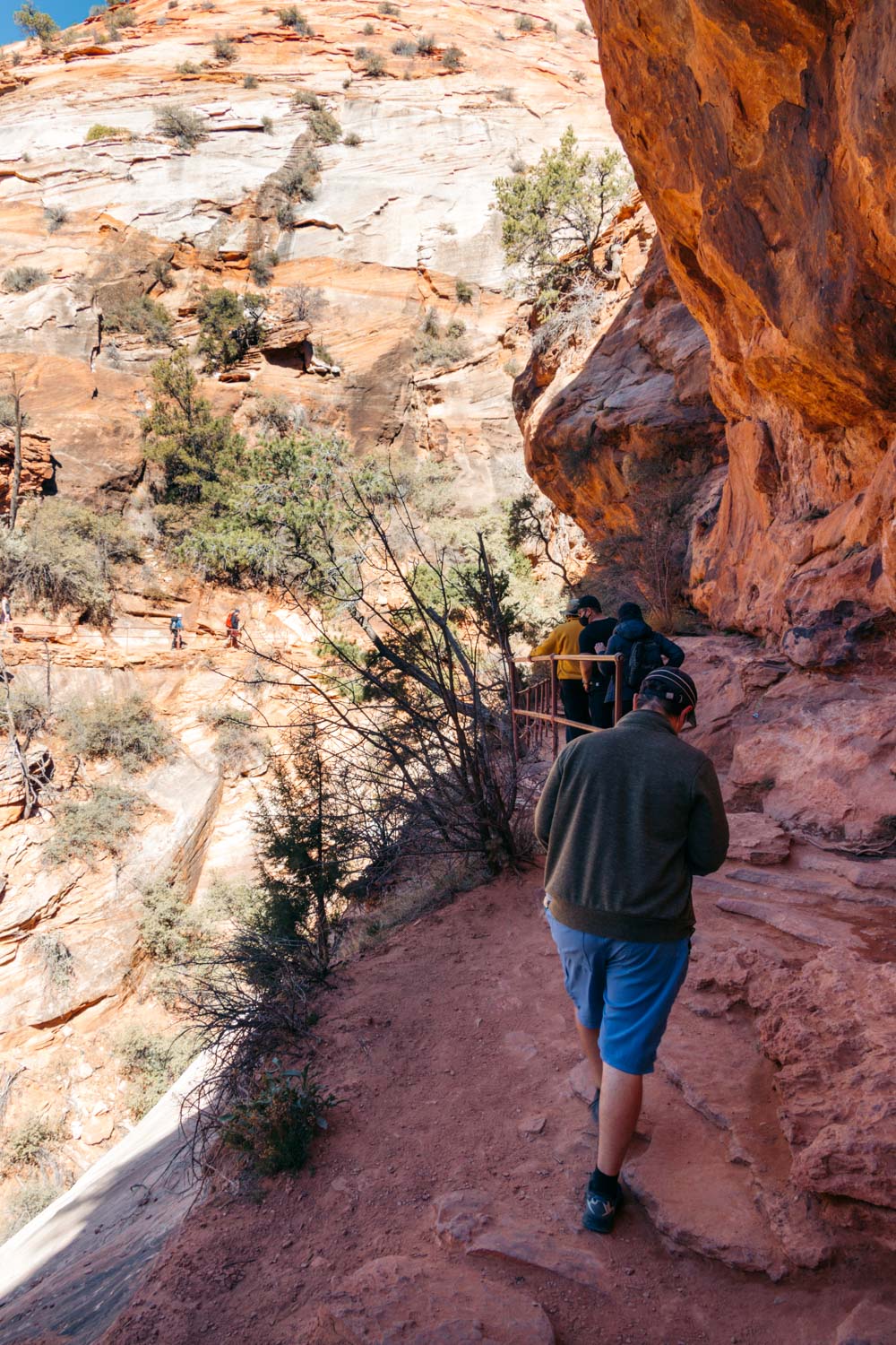 Hike Zion Canyon Overlook Trail - Roads and Destinations