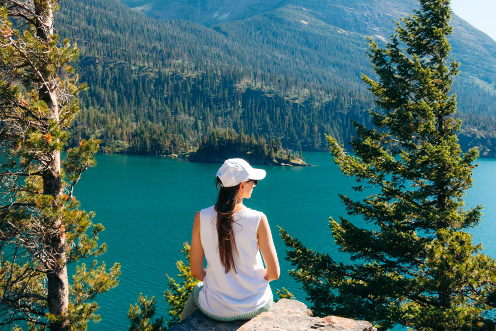 Iconic Photo Spots in Glacier National Park - Roads and Destinations