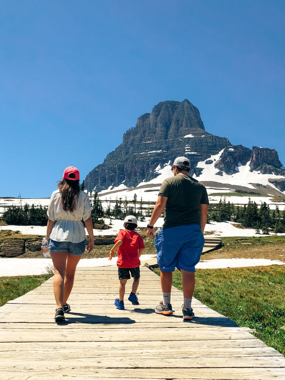 The best trails for hiking with small kids in Glacier National Park - Roads and Destinations