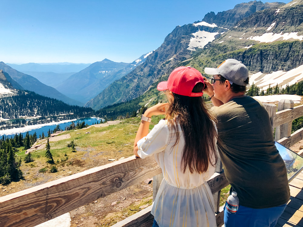 The best trails for hiking with small kids in Glacier National Park. Budget Road Trip - Roads and Destinations