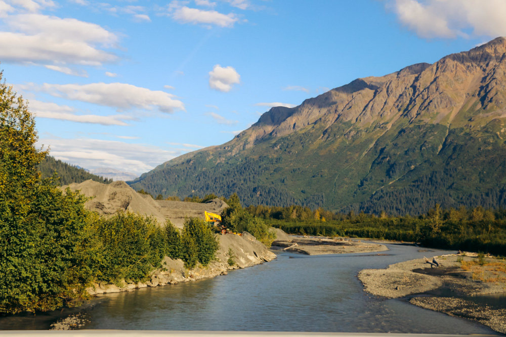 Anchorage -   Seward Road Trip - Roads and Destinations